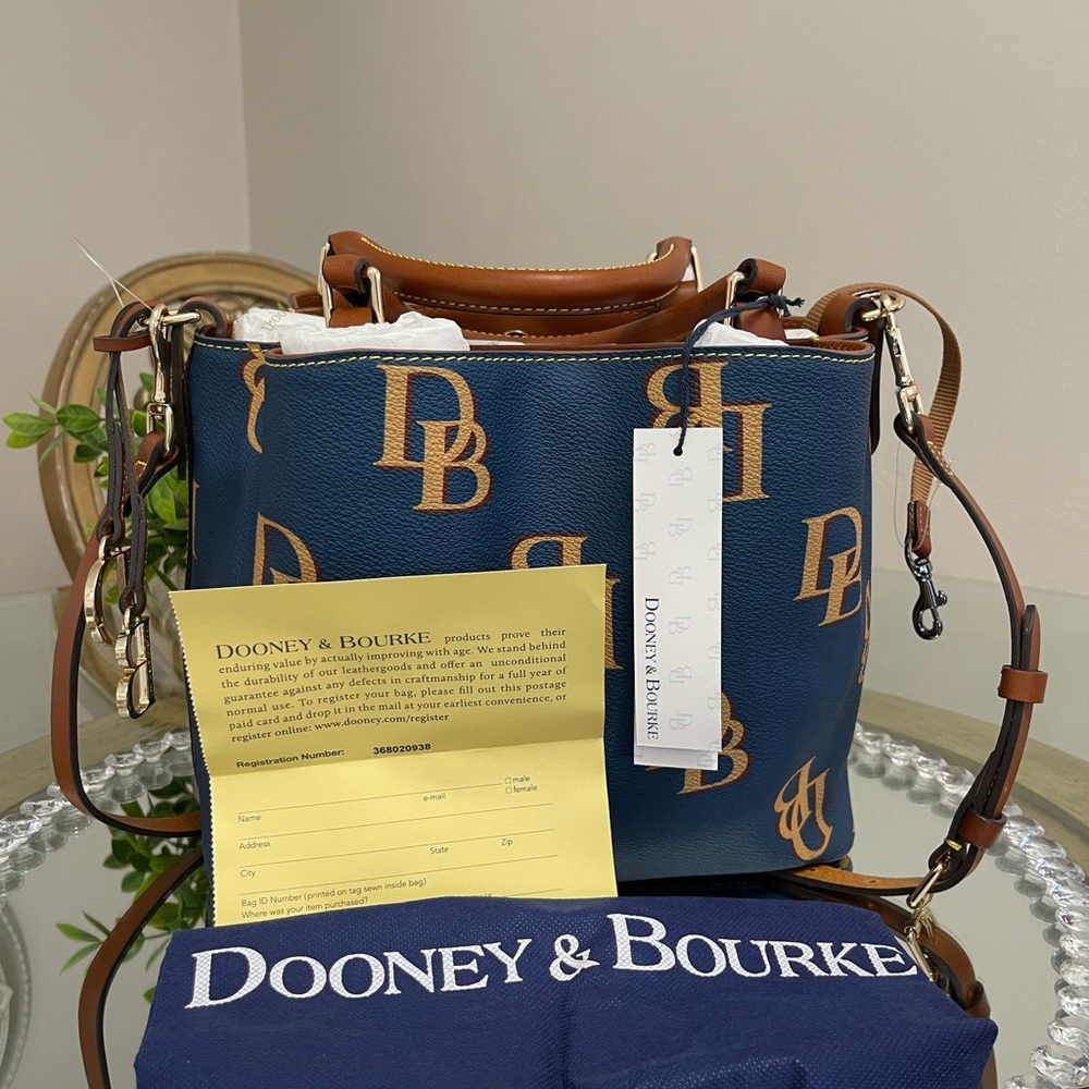 DOONEY & BOURKE 🌟 Monogram Small Brenna - Picture 9 of 9